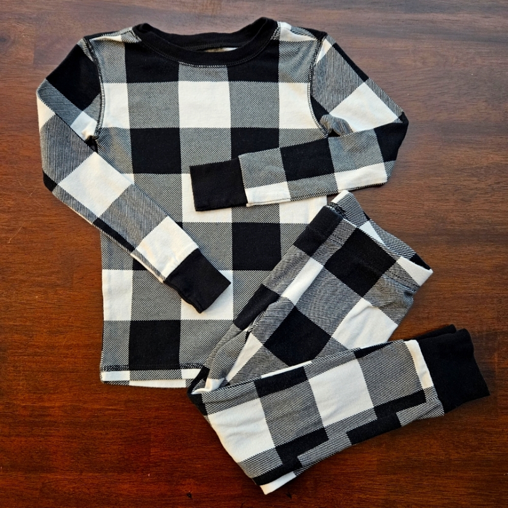 Old Navy Kid's Unisex Black & White Buffalo Checkered Tight Fit Pajamas S/6
